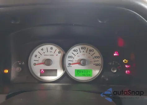 2005 Ford Escape Xls z USA, uszkodzony, nr VIN 1FMYU02Z95KB12256